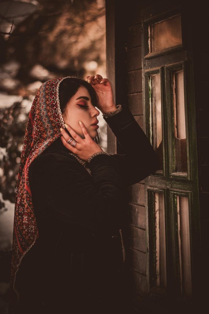 5 narsissistiske manipulasjonstaktikker narsissister bruker for å komme inn i hodet ditt