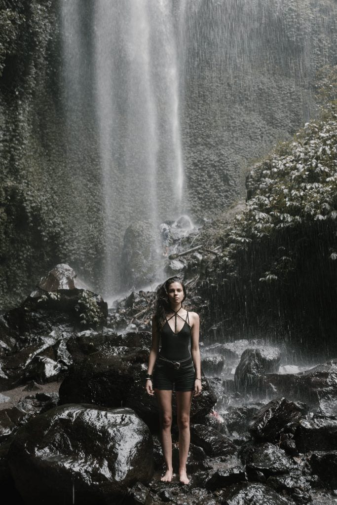 5 narsissistiske manipulasjonstaktikker narsissister bruker for å komme inn i hodet ditt