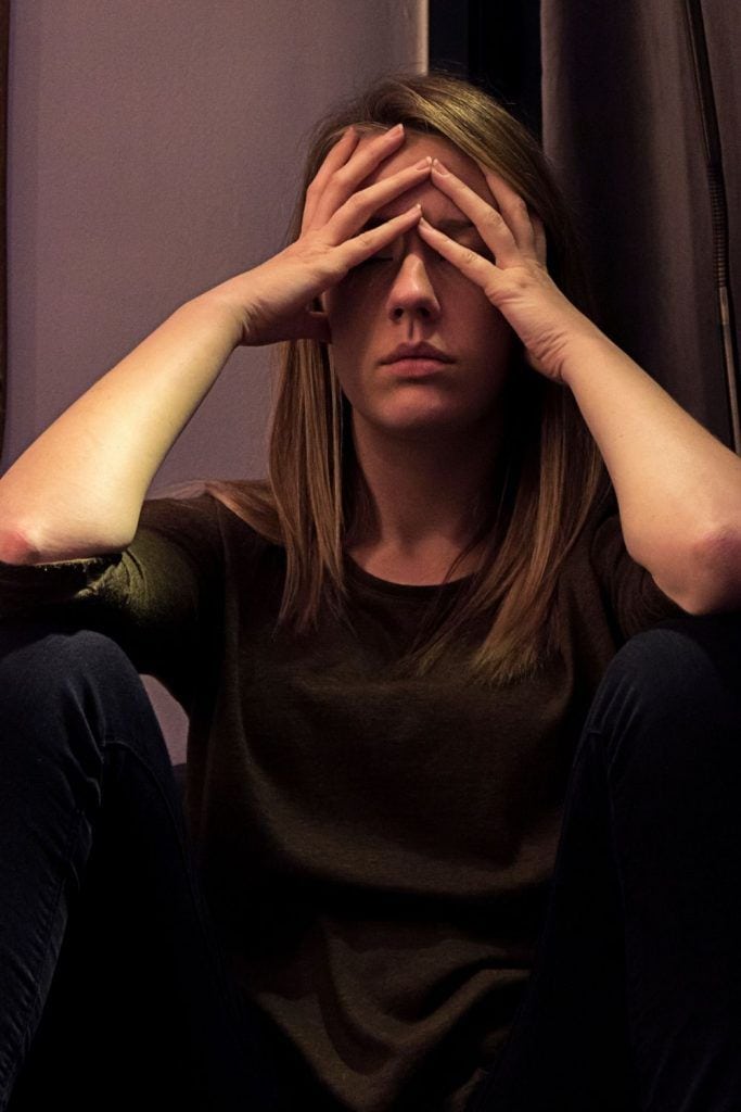 Hva det betyr når du våkner opp og føler deg deprimert uten grunn