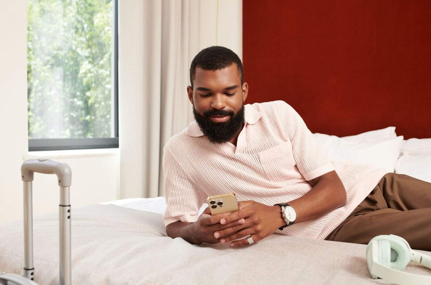 reicher mann mit handy