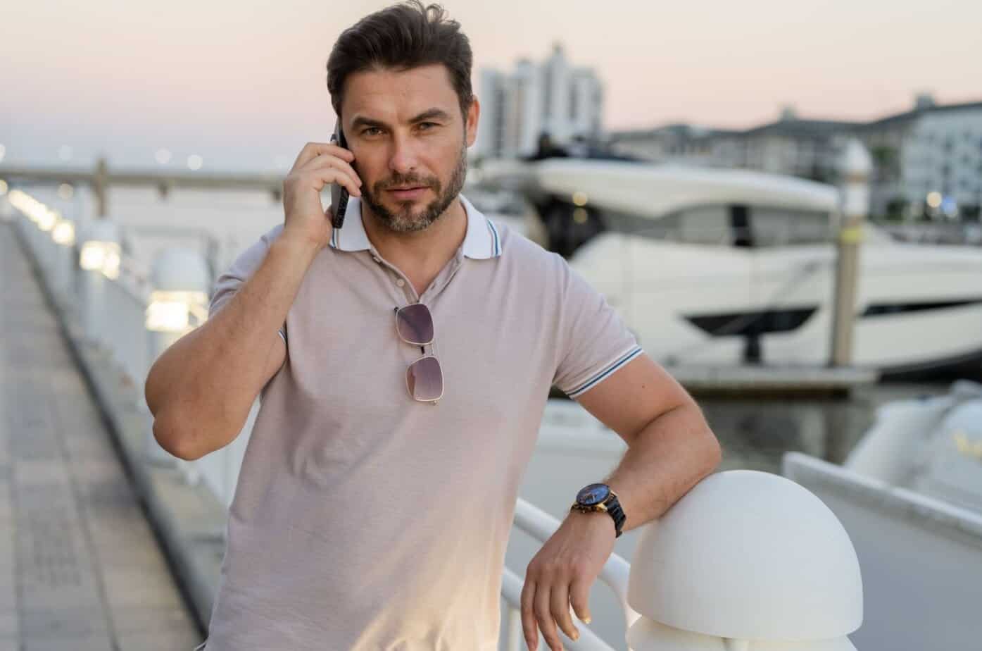 reicher mann am meer