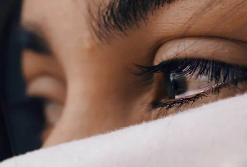 Hvorfor du forelsker deg i feil menn basert på fødselsmåneden din die traurigen Augen der Frau