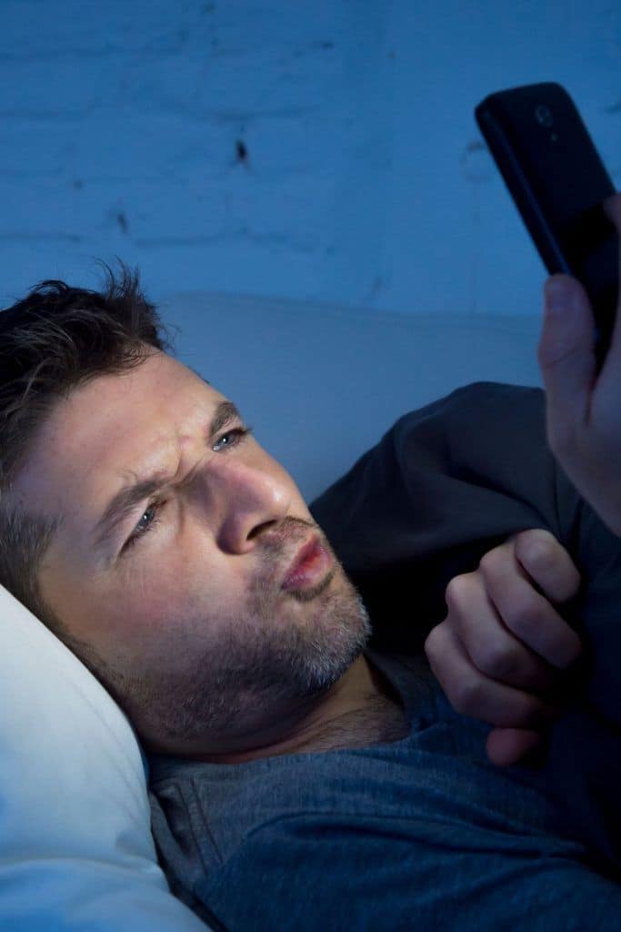 Når partneren din kontrollerer mobiltelefonen din