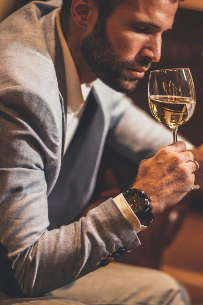 Hvorfor narsissister så ofte tyr til alkohol