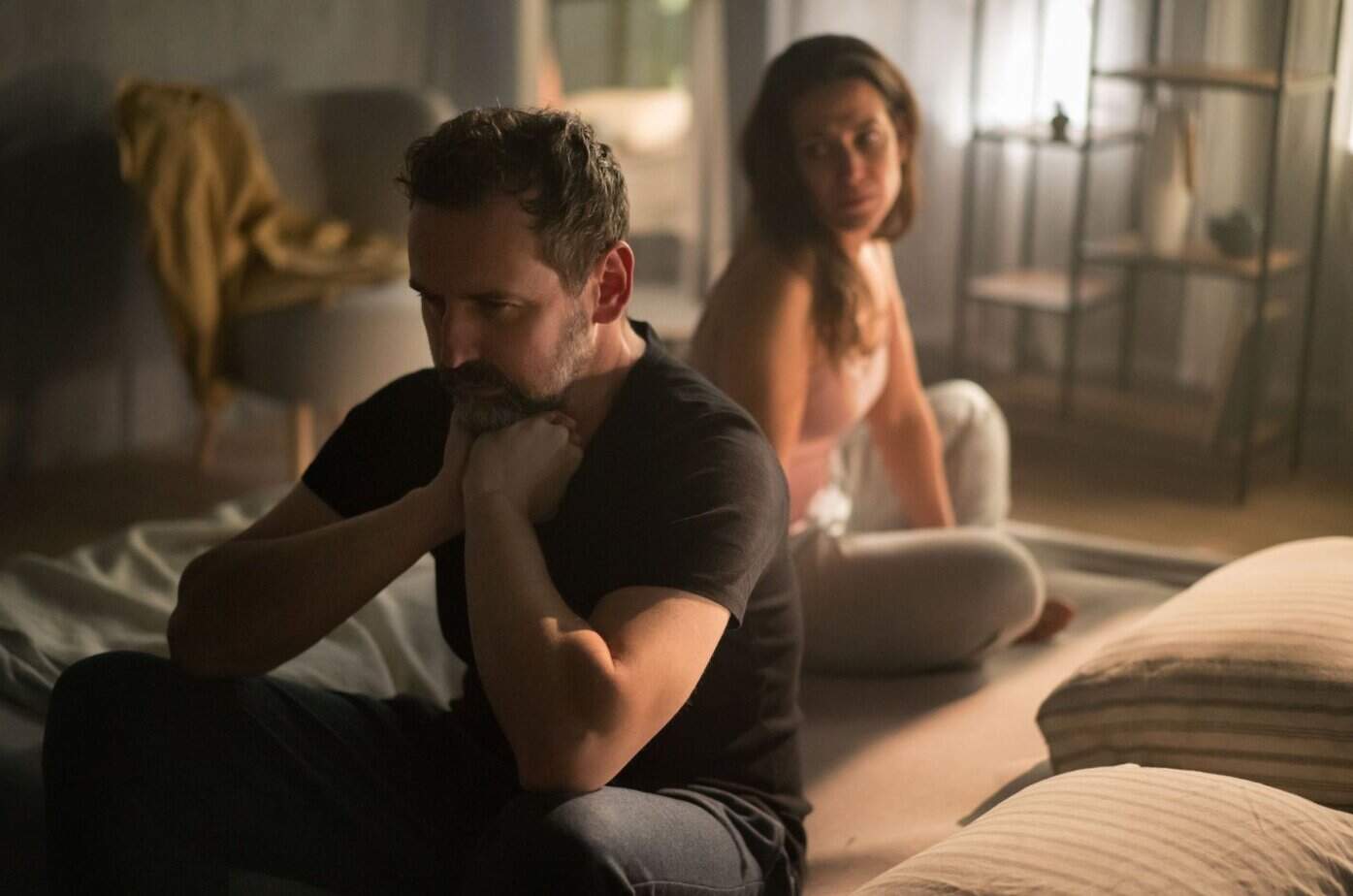 mann zweifelt an sich