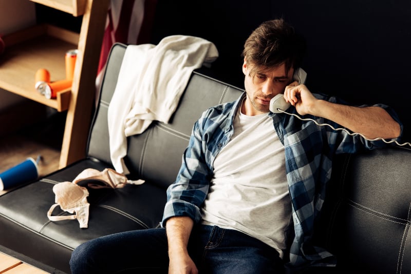 10 Geheime Zeichen, Dass Er Dich Zurückhaben Will, Aber Angst Hat