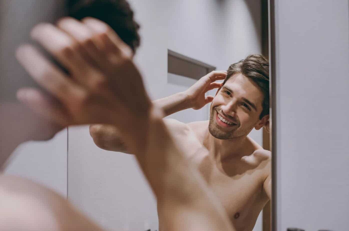 Mann im Spiegel