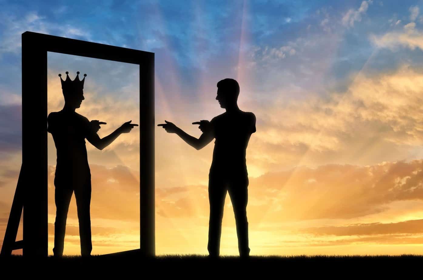 Silhouette eines narzisstischen Mannes