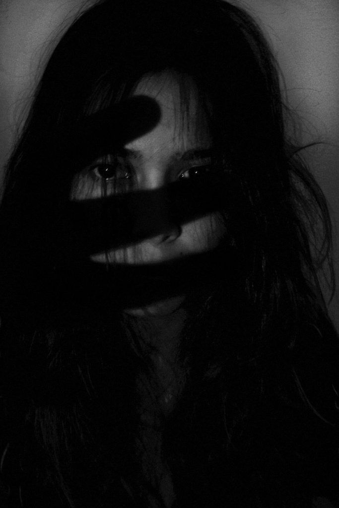 An jede Frau, deren Herz von einem Narzissten gebrochen wurde