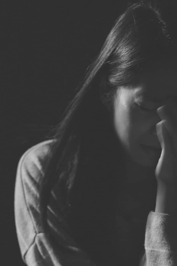 An jede Frau, deren Herz von einem Narzissten gebrochen wurde