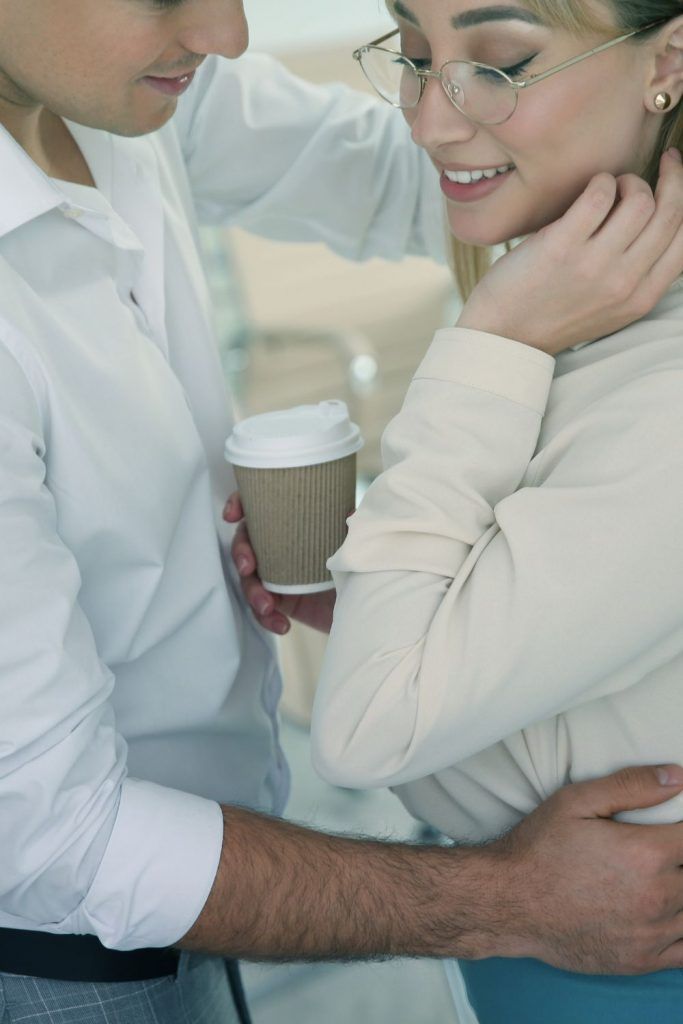 Utløsende faktorer for mannlig utroskap - hva menn i hemmelighet ser etter