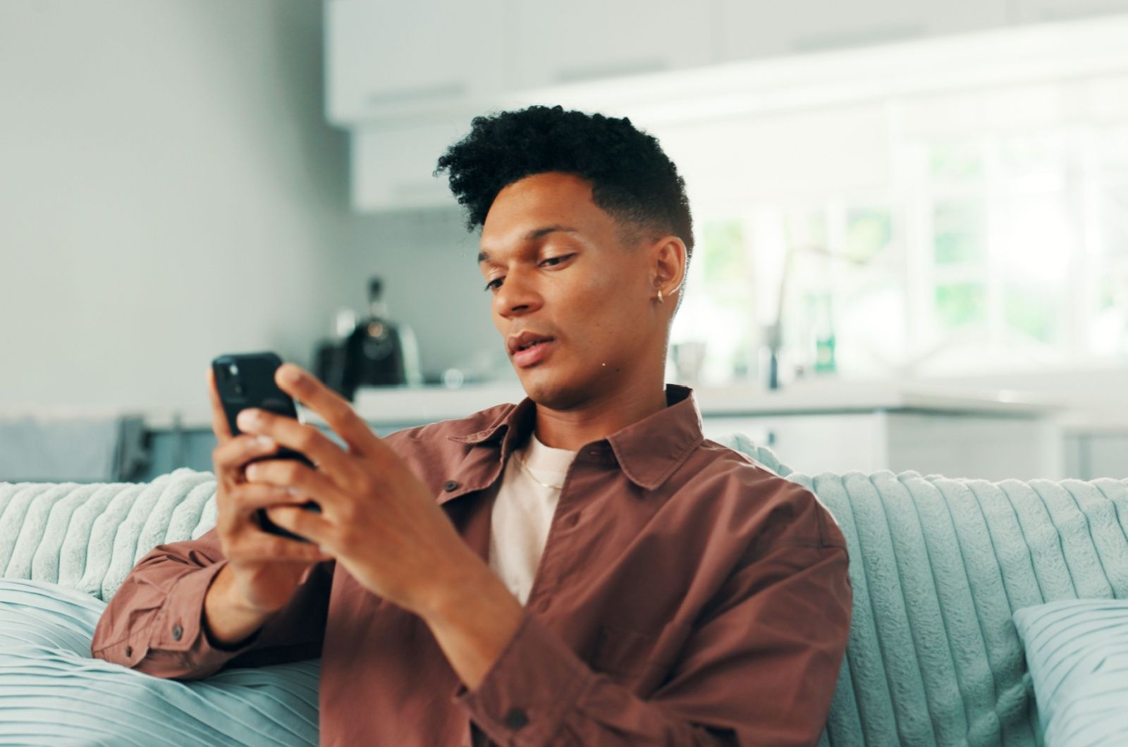 Hvorfor er det så vanskelig å finne en god mann i dag? mann schreibt sms