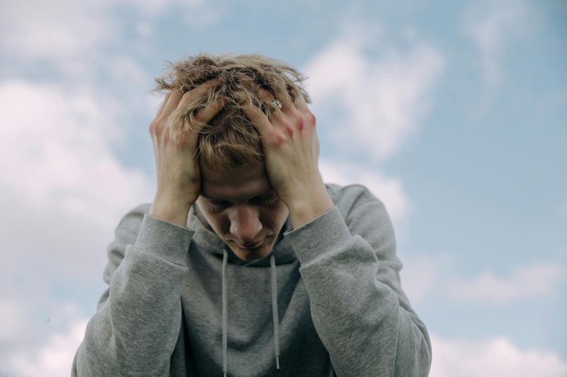 12 måter narcissister reagerer på når de innser at de mister kontrollen Withdrawal and Emotional Collapse