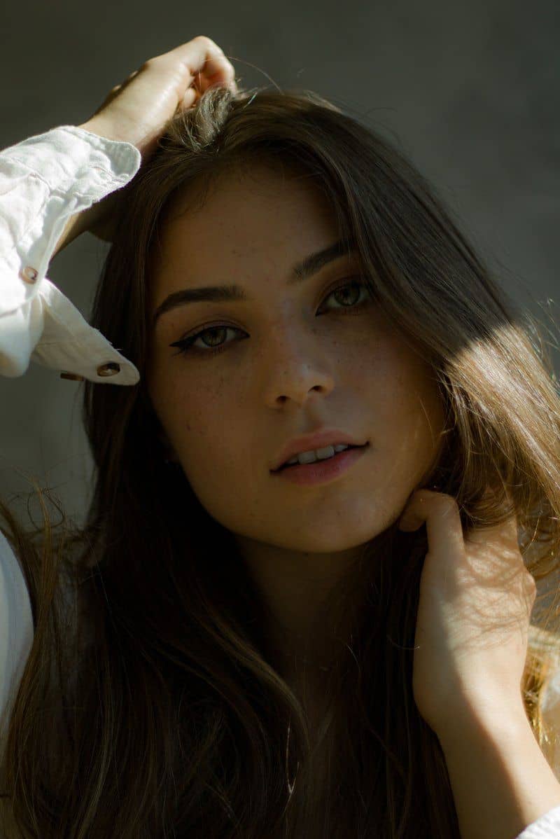 Portrait of a Woman with Soft Sunlight · Free Stock Photo Portrait of a Woman with Soft Sunlight · Free Stock Photo