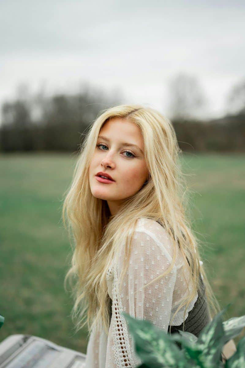 500+ White Woman Pictures | Download Free Images on Unsplash 500+ White Woman Pictures | Download Free Images on Unsplash
