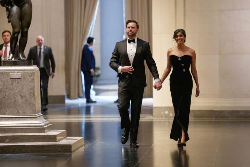 19 måter partneren din viser at du ikke er hans prioritet på Avoiding Important Events