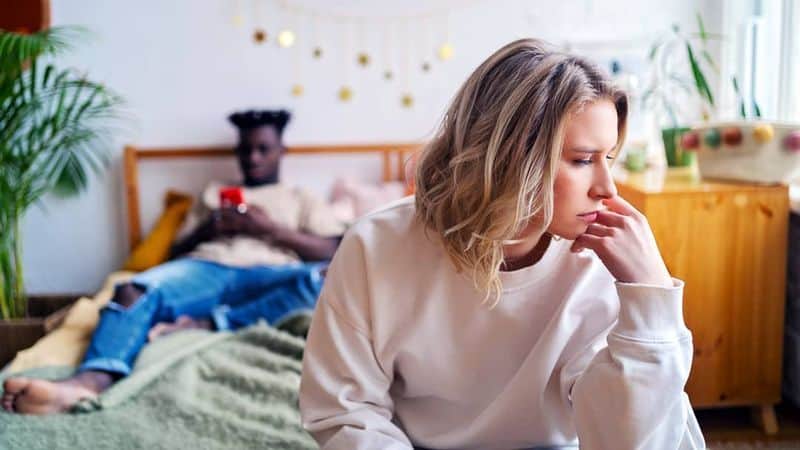 19 måter partneren din viser at du ikke er hans prioritet på Lack of Support