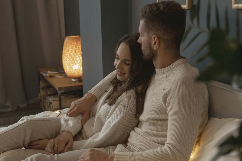 27 tegn på at du er i et forhold som er verdt å kjempe for Affection and Intimacy
