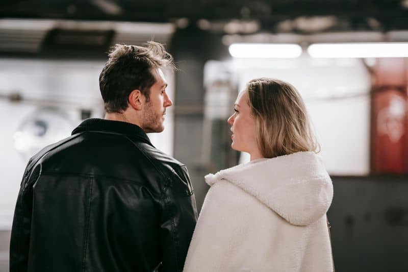 9 tegn på at dere ikke passer sammen — selv om det er kjemi mellom dere Your Social Needs Are Completely Opposite