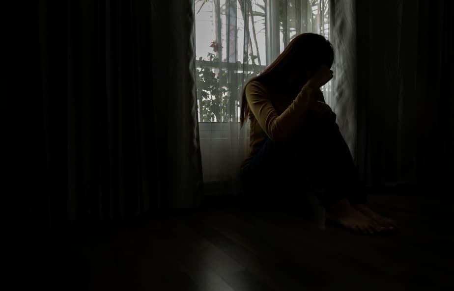 Det er bedre å være alene enn å føle seg ensom i et forhold Het Is Beter Om Alleen Te Zijn Dan Je Eenzaam Te Voelen In Een Relatie