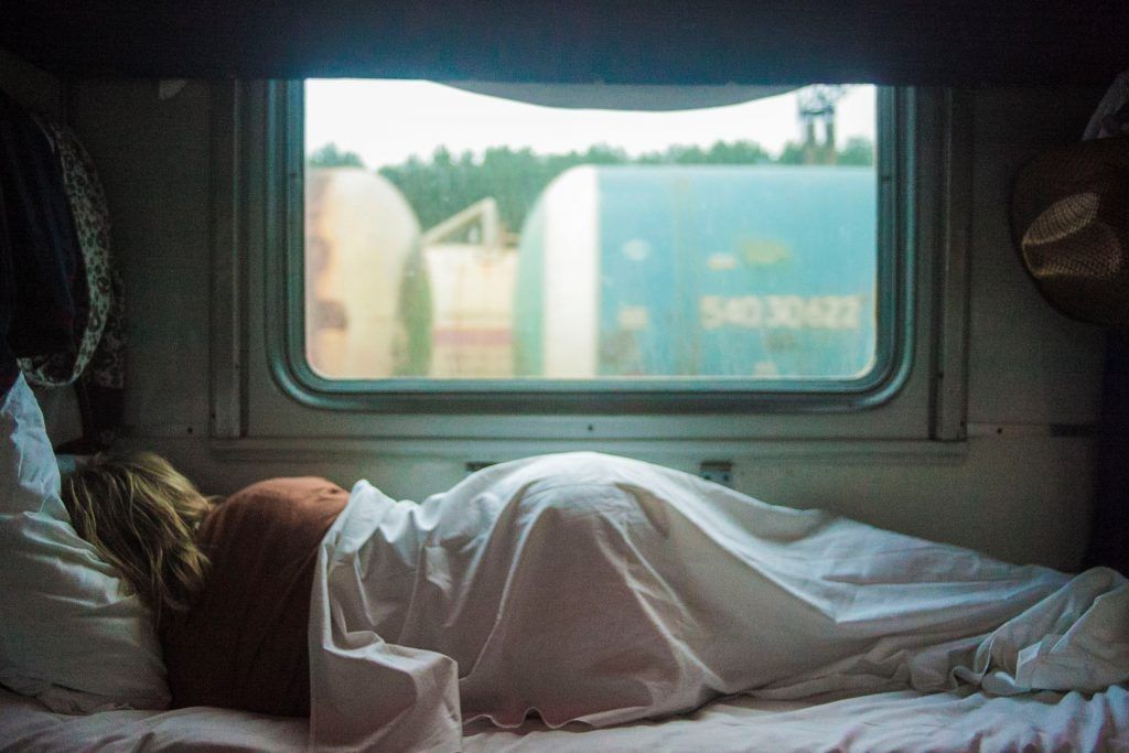 Det er bedre å være alene enn å være i et forhold med noen som ikke passer sammen med deg Alleen Zijn Is Beter Dan Een Relatie Hebben Met Iemand Wiens Hart Niet Bij Die Van Jou Past