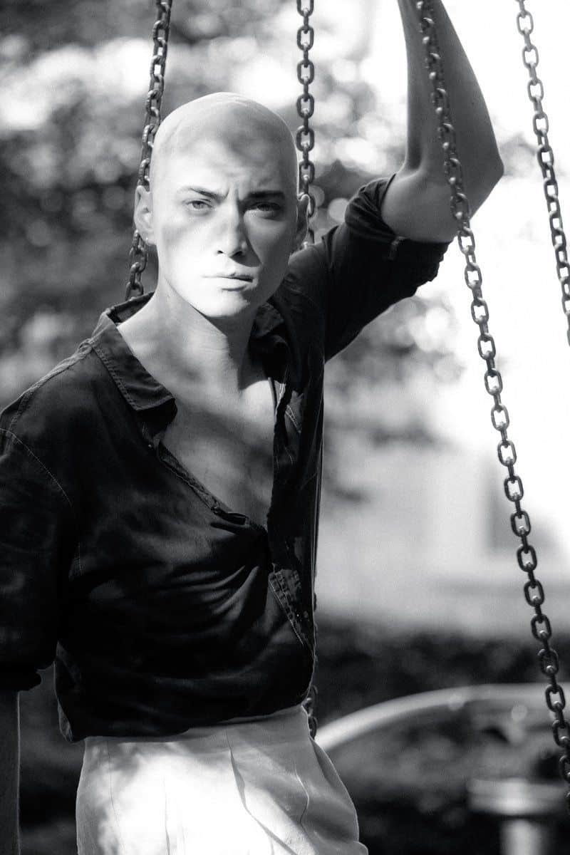 Disse stedene tåler en narsissist ikke (og hvorfor) Photo of a Serious Young Man · Free Stock Photo