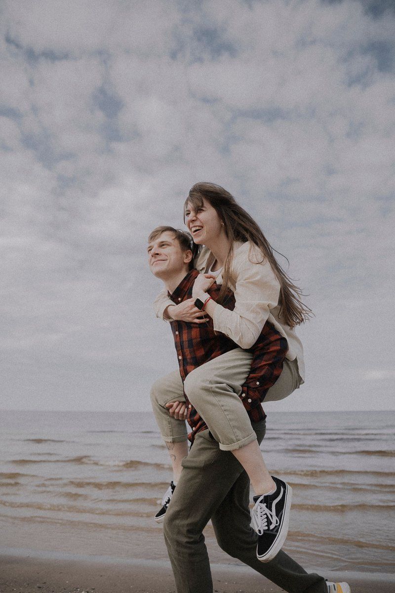 A Couple Hugging on a Beach · Free Stock Photo A Couple Hugging on a Beach · Free Stock Photo