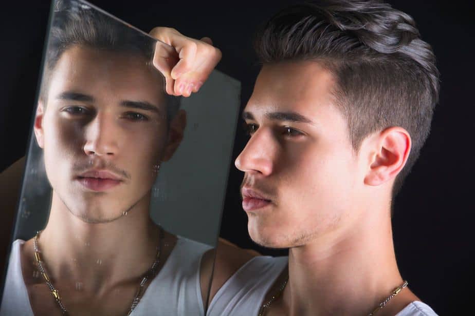 En narsissist endrer aldri sin natur, han bytter bare partnere Een Narcist Verandert Nooit Zijn Strepen, Hij Verandert Gewoon Partners