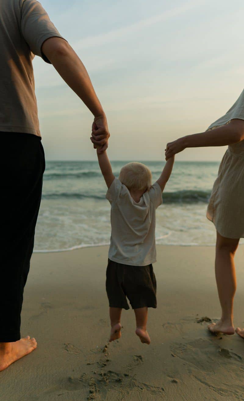 Family Walk Holding Hands on the Beach · Free Stock Photo Family Walk Holding Hands on the Beach · Free Stock Photo