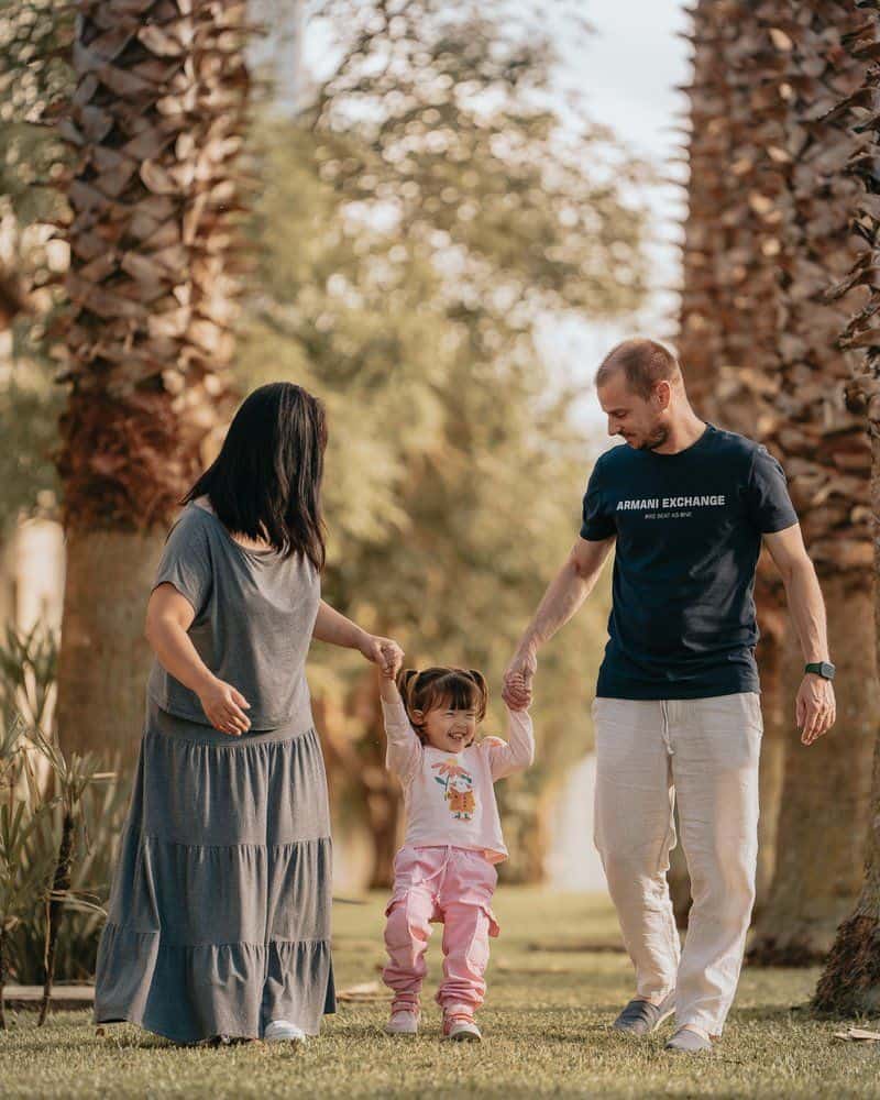 Happy Family Enjoying a Day in the Park · Free Stock Photo Happy Family Enjoying a Day in the Park · Free Stock Photo