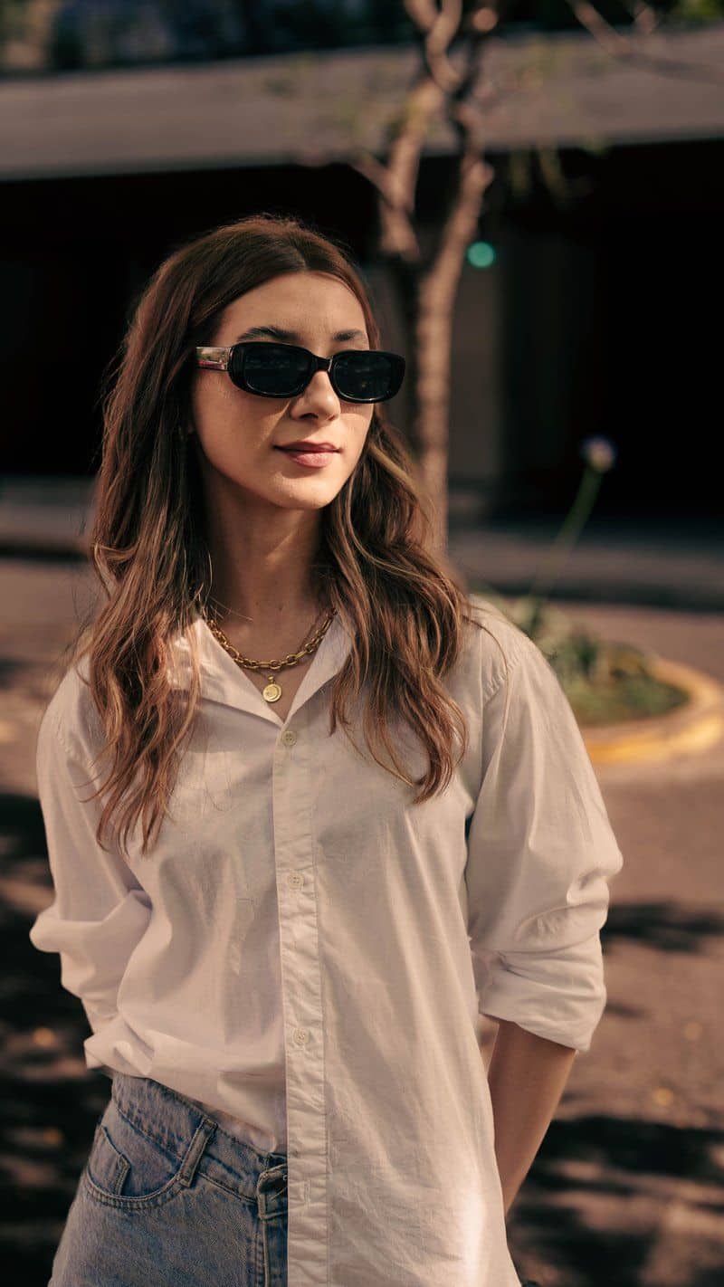Stylish Woman in Sunglasses on a Sunny Day · Free Stock Photo Stylish Woman in Sunglasses on a Sunny Day · Free Stock Photo
