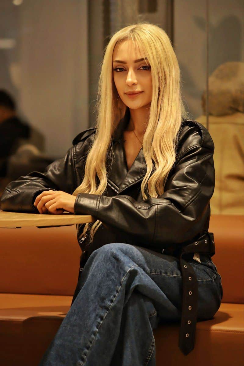 Stylish Woman in Leather Jacket at Cafe · Free Stock Photo Stylish Woman in Leather Jacket at Cafe · Free Stock Photo