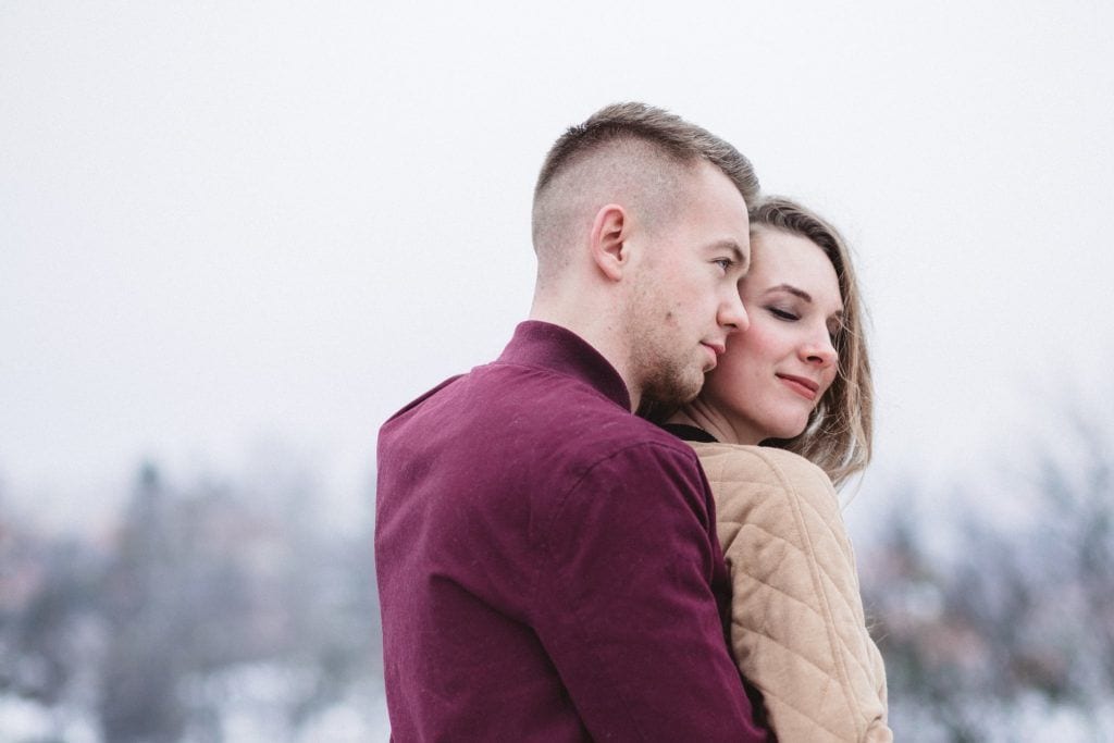 Bare en ekte mann kan takle en følelsesladet kvinne Alleen Een Echte Man Kan Een Emotionele Vrouw Aan