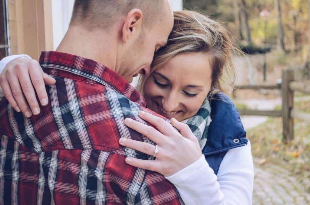 Bare en ekte mann kan takle en følelsesladet kvinne Alleen Een Echte Man Kan Een Emotionele Vrouw Aan