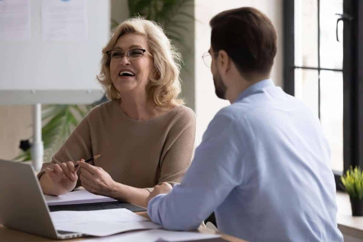 Kan et forhold mellom en yngre mann og en eldre kvinne fungere?