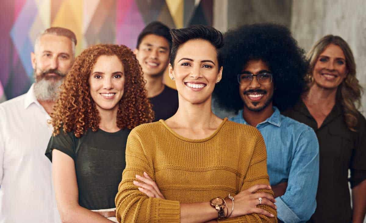 Mennesker med disse skjulte egenskapene ser ting som andre ikke legger merke til i det hele tatt 10 Verhaltensweisen der von Natur aus selbstbewussten und respektierten Menschen, laut Psychologie