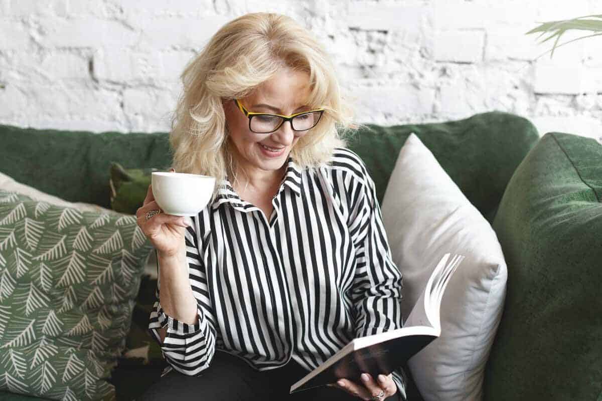 7 grunner til at kvinner foretrekker å bli hjemme når de blir eldre
