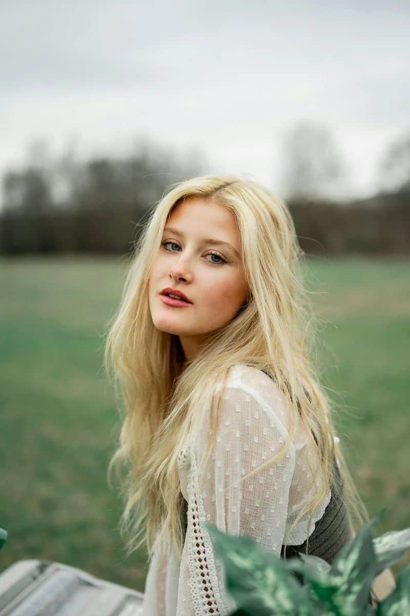 500+ White Woman Pictures | Download Free Images on Unsplash 500+ White Woman Pictures | Download Free Images on Unsplash