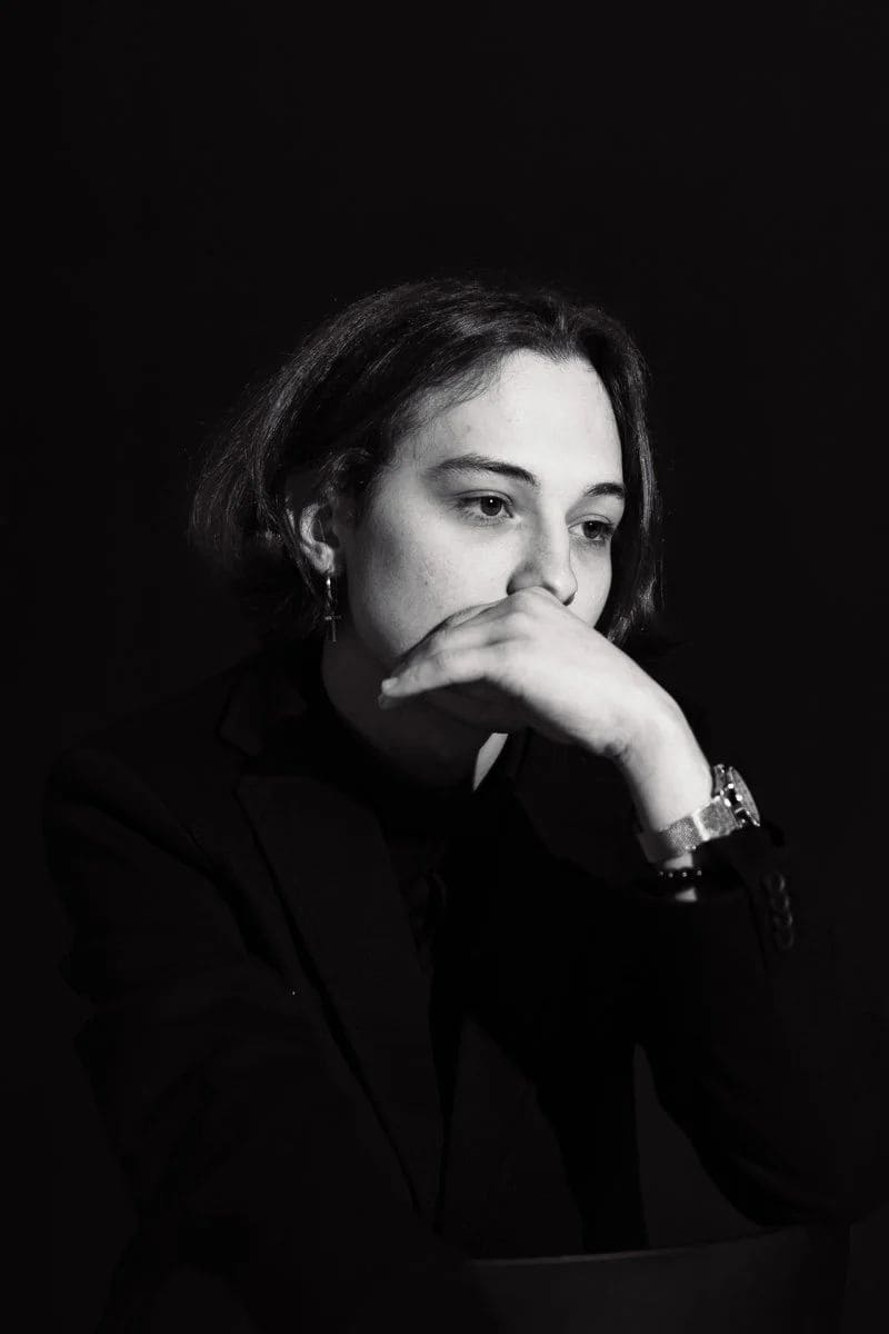Thinking Woman in Black and White · Free Stock Photo Thinking Woman in Black and White · Free Stock Photo