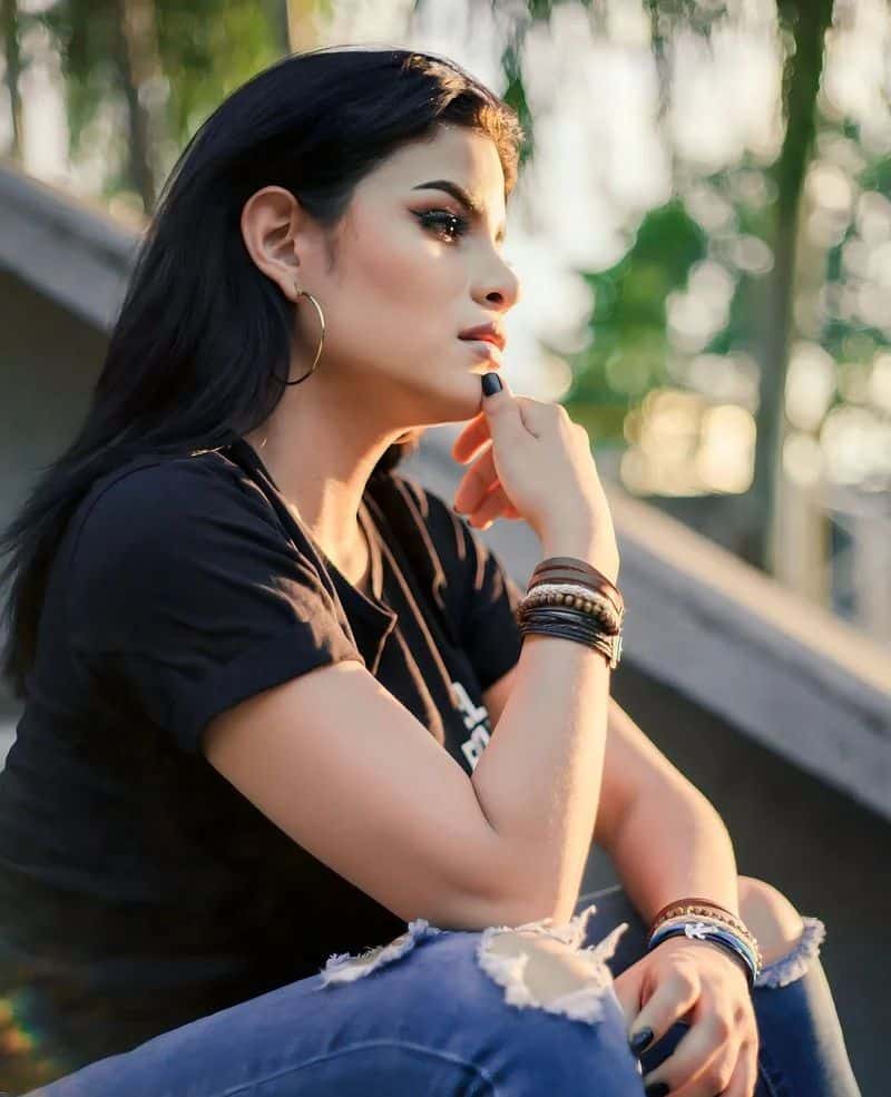 Woman Sitting And Thinking Photos, Download The BEST Free ... Woman Sitting And Thinking Photos, Download The BEST Free ...