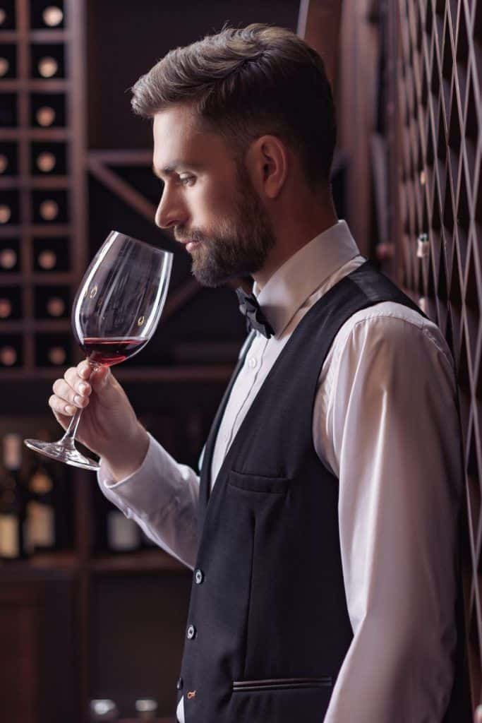 Hvorfor narsissister så ofte tyr til alkohol