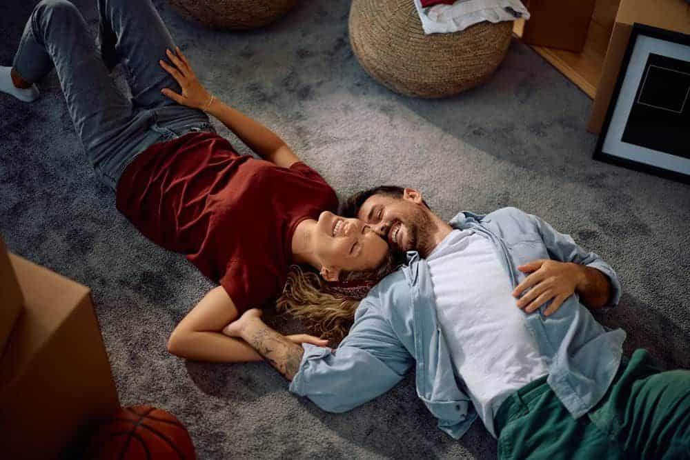 7 seltene Dinge, die Frauen tun, damit ihre Partner nicht einmal an Betrug denken